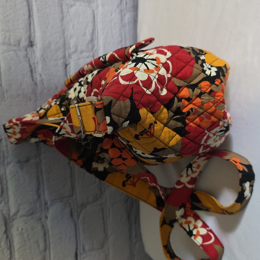 Vera Bradley retired "Bittersweet" pattern Clare crossbody bag - Picture 12 of 12